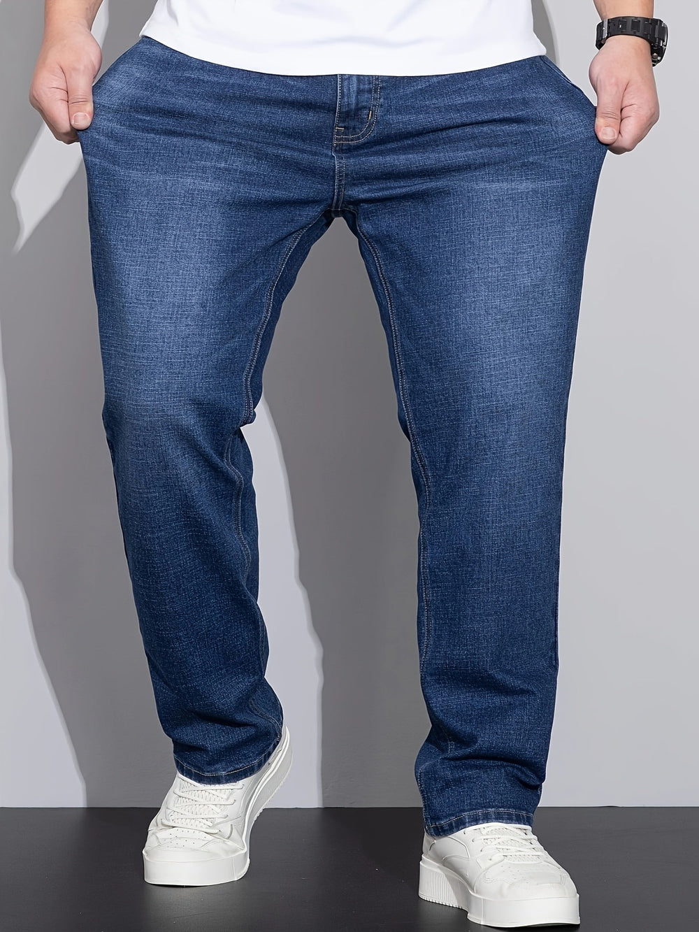 Men's Classic Straight-Leg Denim Jeans