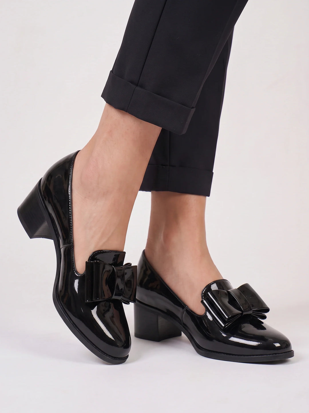 Women's Elegant Patent Leather Bow Detail Low Heel Loafers
