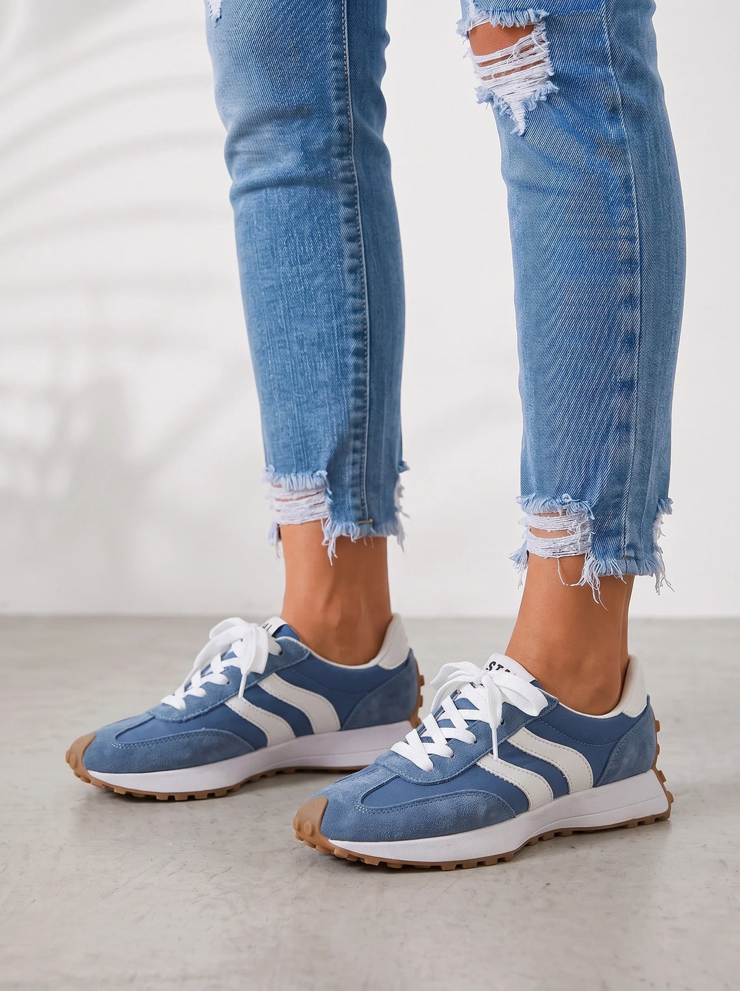 Women's Retro Lace-Up Platform Athletic Trainer Sneakers