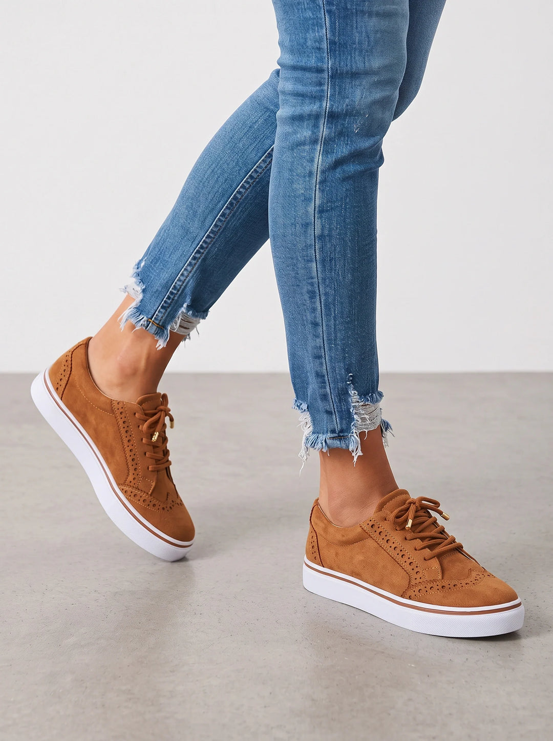 Women's Casual Faux Suede Brogue Lace-Up Platform Sneakers