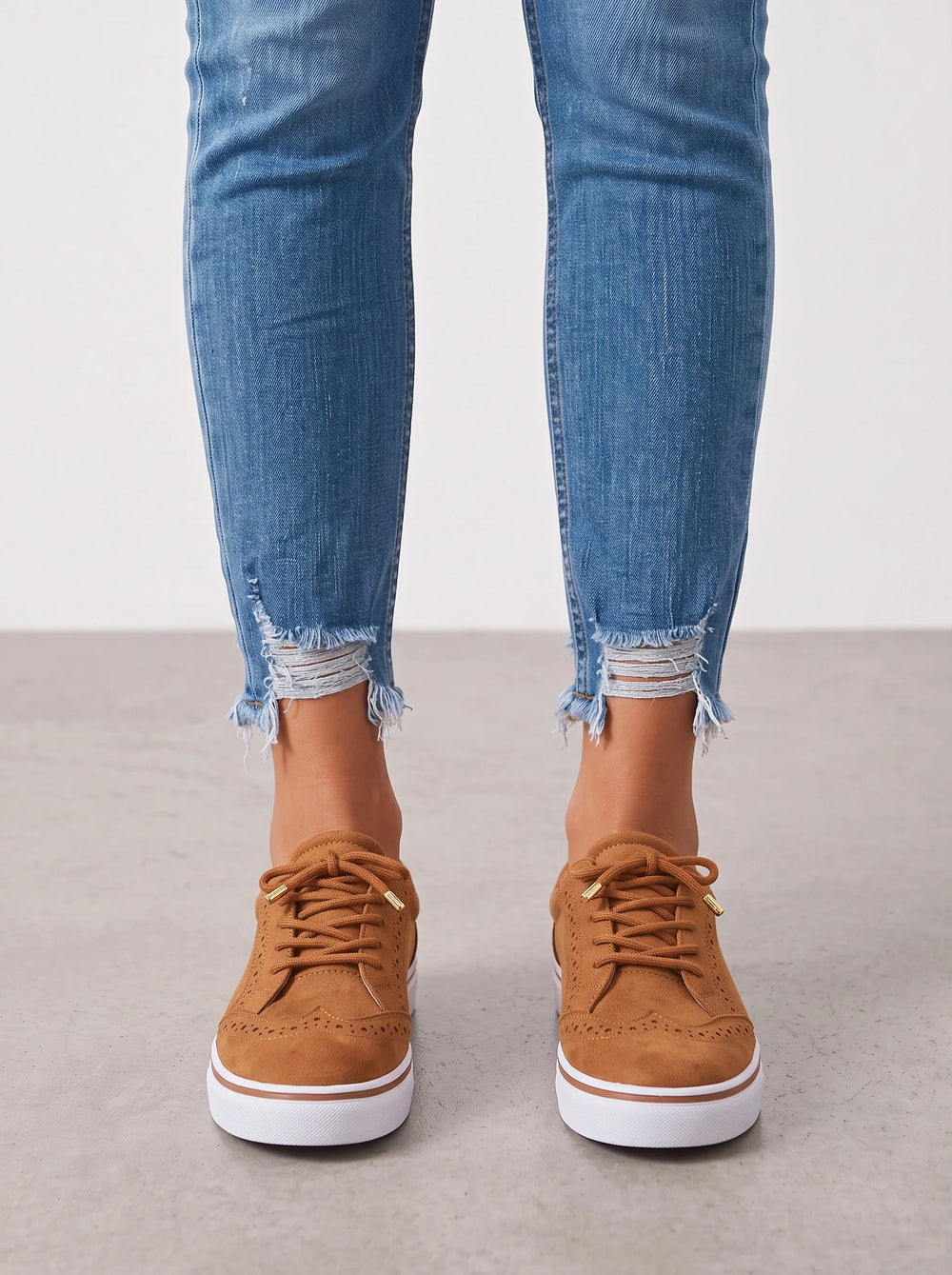 Women's Casual Faux Suede Brogue Lace-Up Platform Sneakers